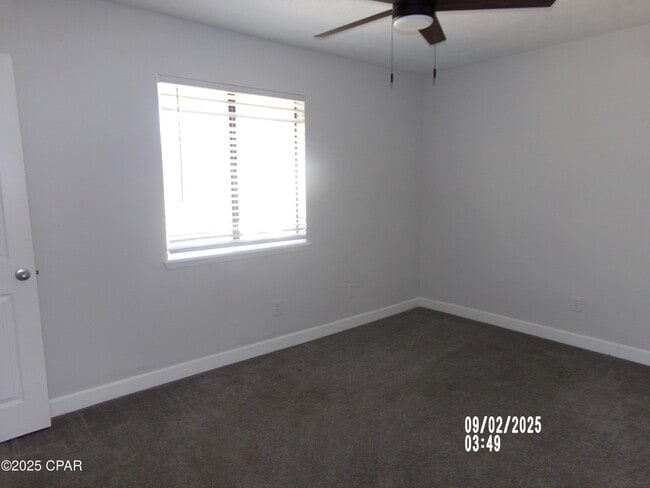 Building Photo - 420 Venetian Way
