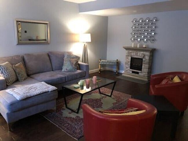 Building Photo - 3 Bedroom/3.5 Bathroom home in Murray