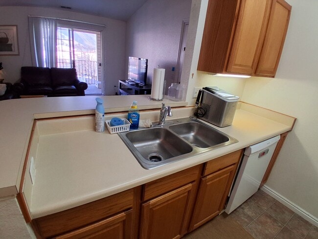 Building Photo - 146 W 1230 N St