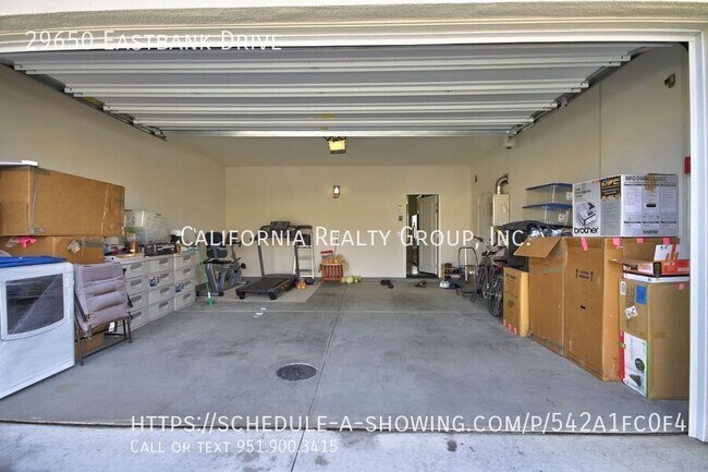 Building Photo - 29650 Eastbank Dr
