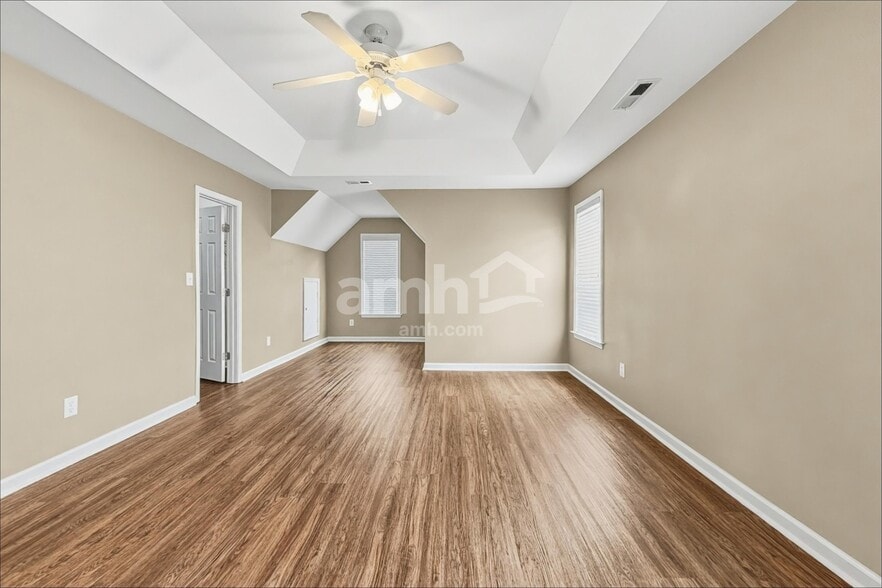 Building Photo - 317 Collinsworth Dr