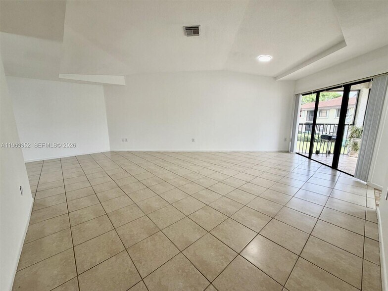 Building Photo - 9658 SW 138th Ave