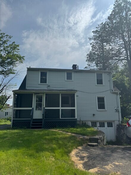 Building Photo - 126 Hoy St