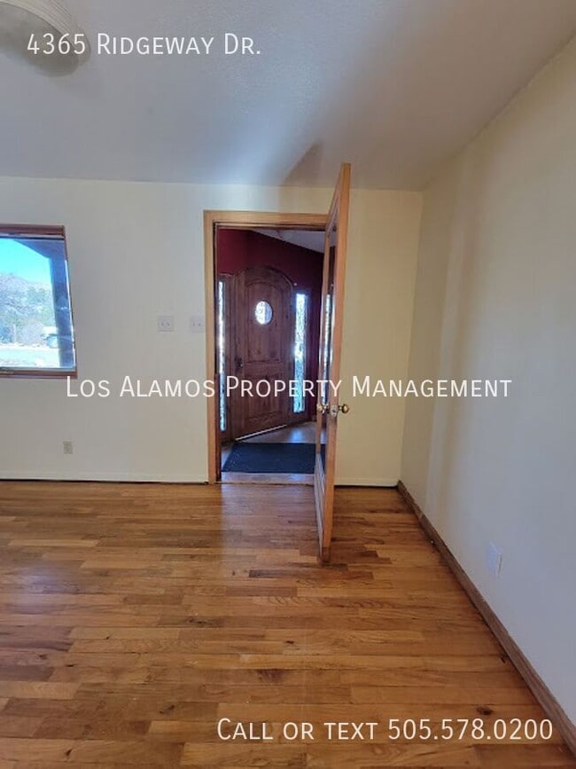 Building Photo - 4365 Ridgeway Dr