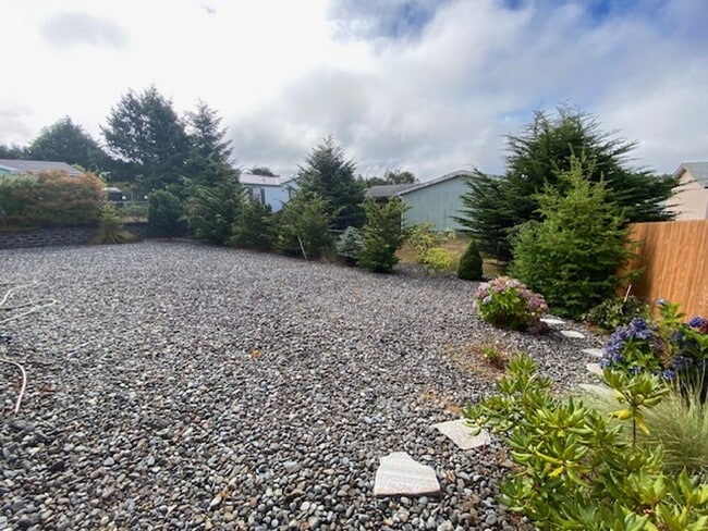 Building Photo - COMING SOON! NOW TAKING APPLICATIONS! An Outdoor Entertainer's Dream on the Majestic Oregon Coast!