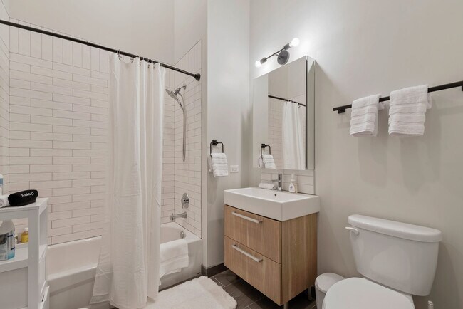 Building Photo - 29 S LaSalle St