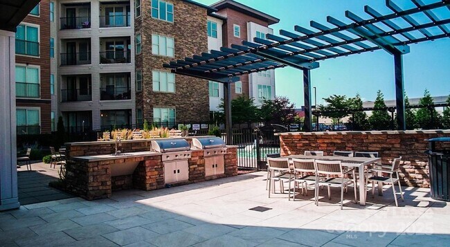 Building Photo - 6408 Providence Farm Ln