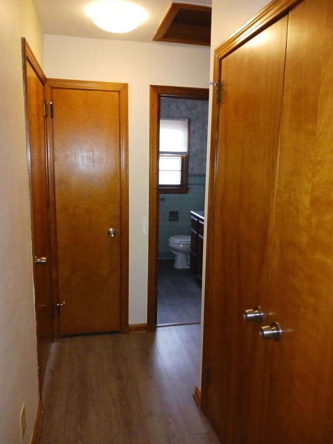 Building Photo - Beautiful 2 bed 2 bath home with large lot...