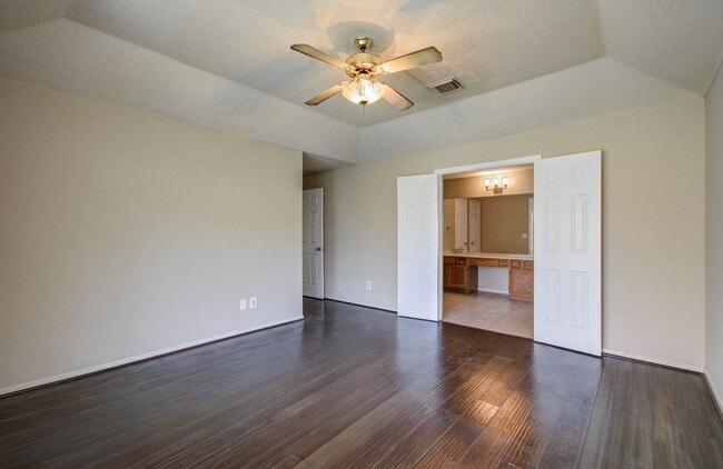 Building Photo - 9430 Halkirk St