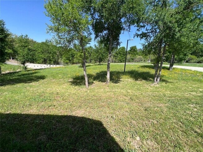 Building Photo - 8127 Burleson Manor Rd