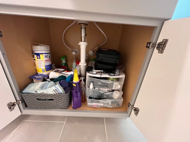 Building Photo - Room in Townhome on Memorial Pkwy