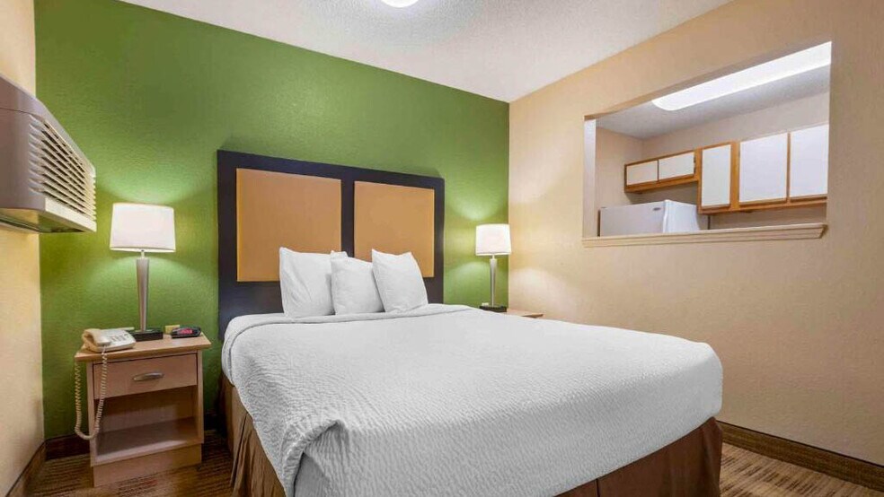 Building Photo - 9651 Seward Rd