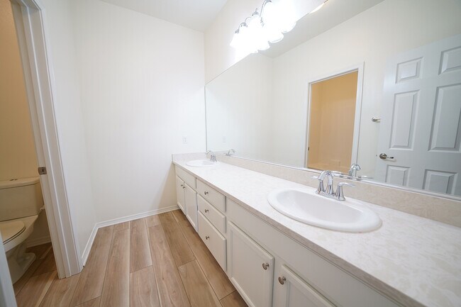 Building Photo - 28635 N Pietro Dr