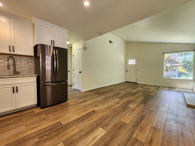 Building Photo - Wine Country Home for Rent
