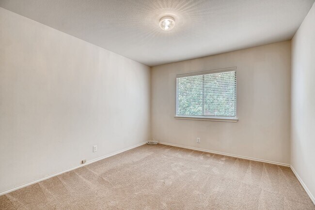 Building Photo - Spacious Home in Rogers Ranch Gated Community