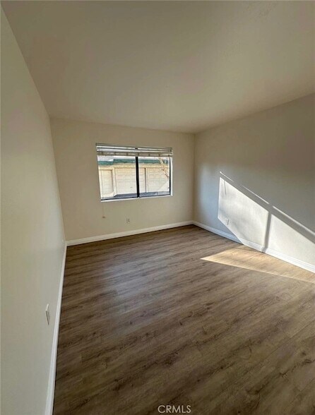 Building Photo - 139 S Poplar Ave