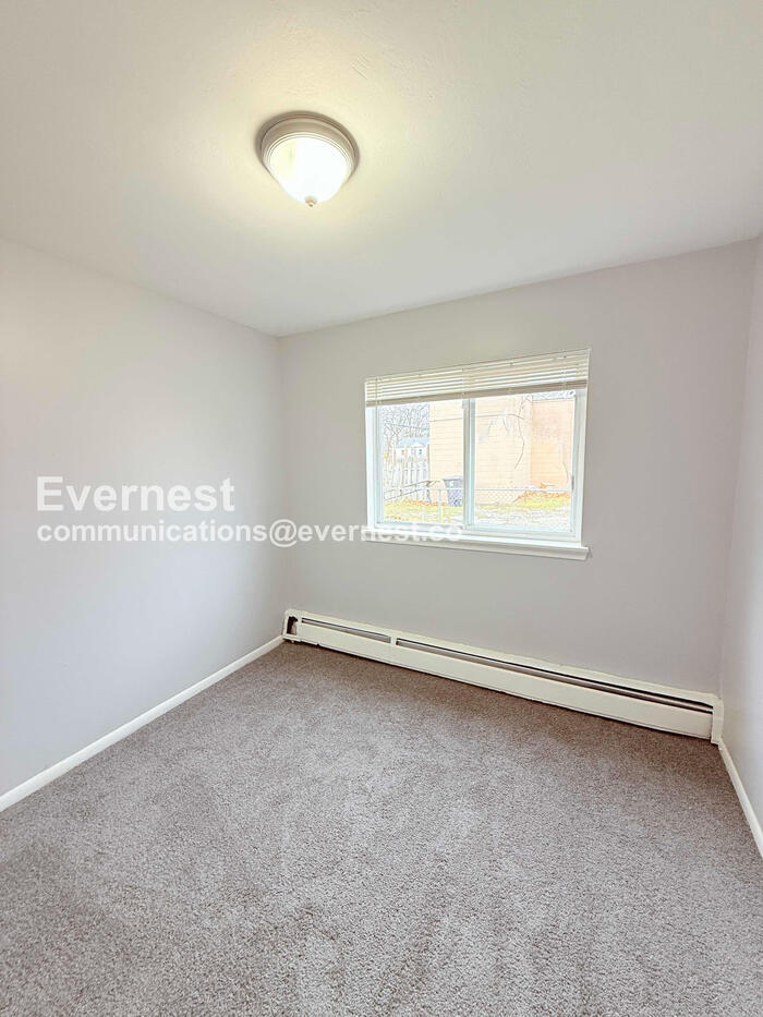 Building Photo - 18711 Schoolcraft Rd