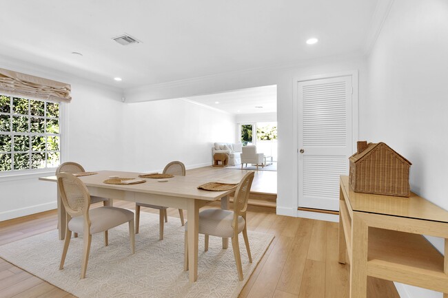 Building Photo - 211 Miraflores Dr