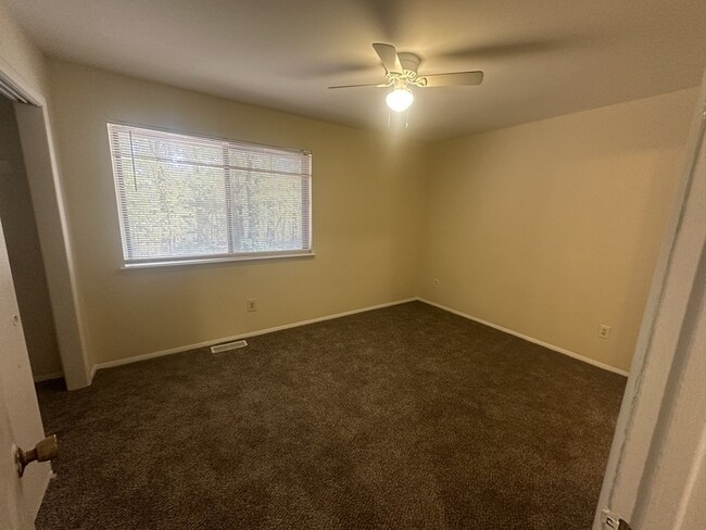 Building Photo - 2 Bed Condo Minutes to Downtown Raleigh & ...