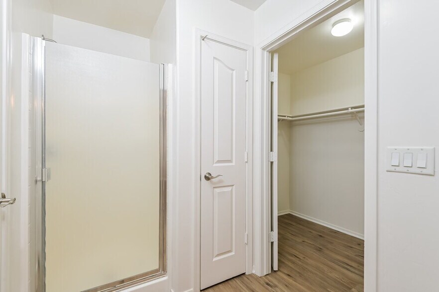 Building Photo - 6916 S Cottontail Run Ave