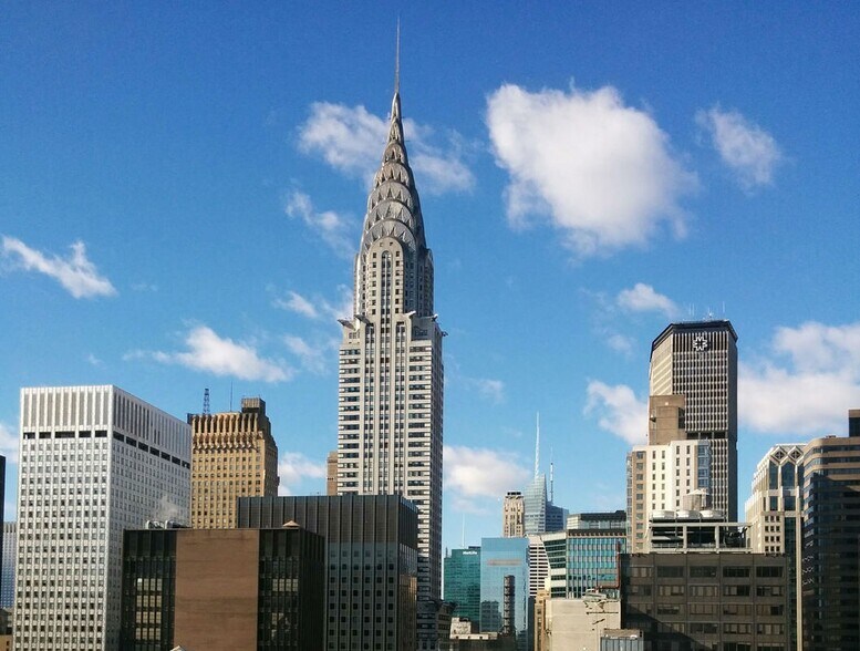 Chrysler views - 303 E 43rd St