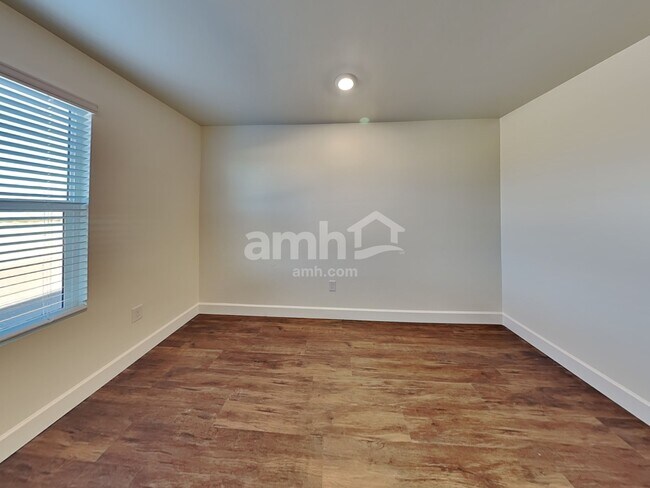 Building Photo - 7495 S Via Bombachas