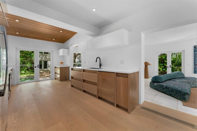 Building Photo - 5812 Alton Rd