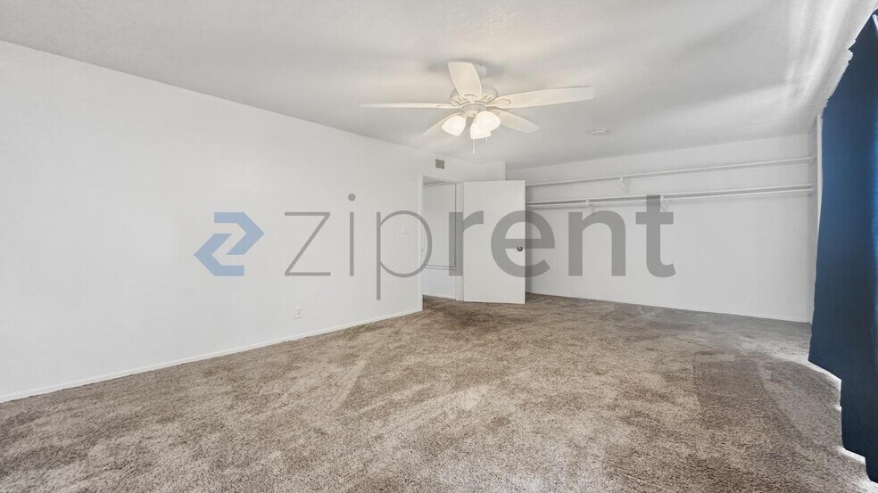 Building Photo - 5188 E Ashlan Ave