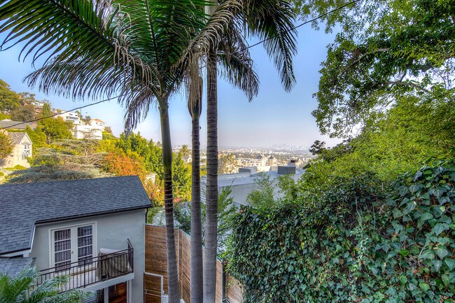 Building Photo - 1531 Marmont Ave