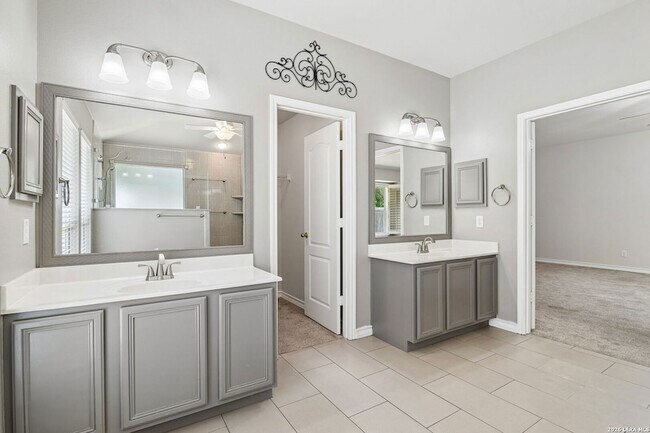 Building Photo - 1303 Bluff Forest