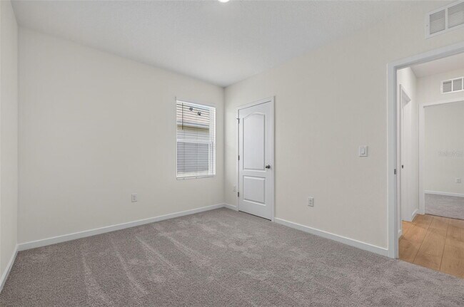 Building Photo - 2893 House Finch Rd