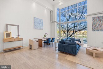 Building Photo - 1610 11th St NW