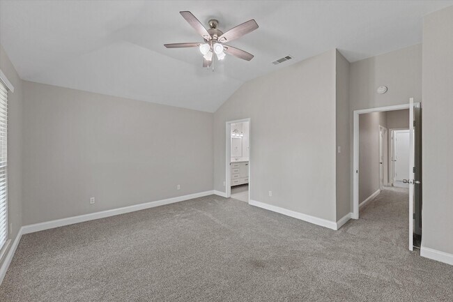 Building Photo - 670 Honeysuckle Ln
