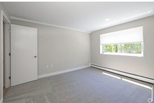 Building Photo - 3 Stonehill Dr