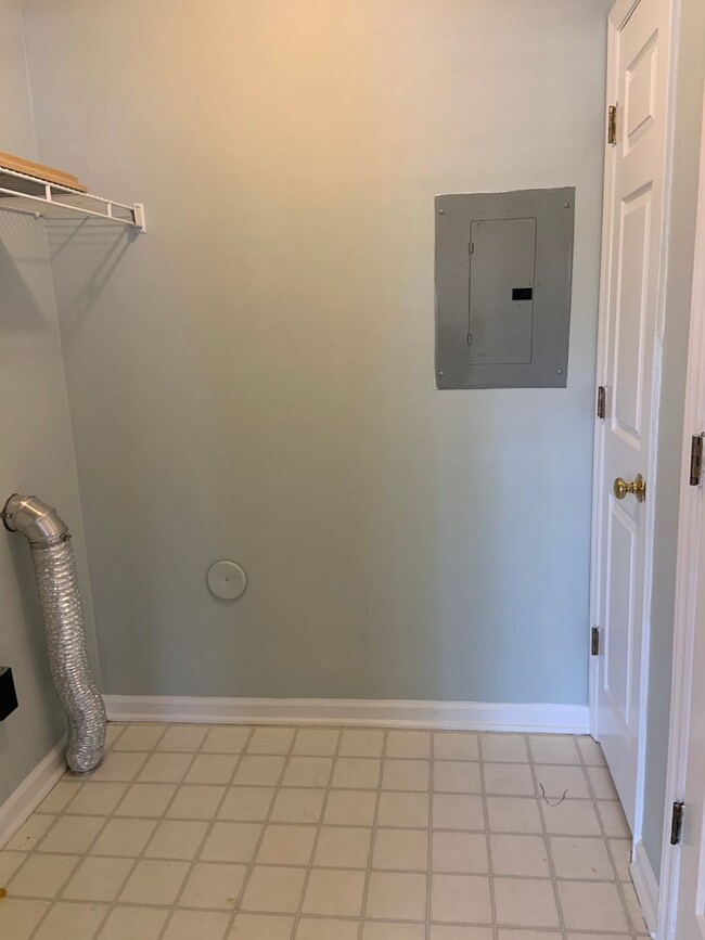 Building Photo - Gorgeous 2BR Somerset Village Condo