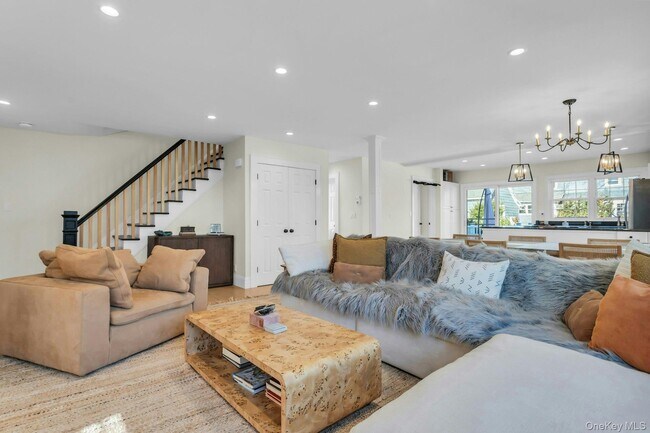 Building Photo - 32 Katherine St