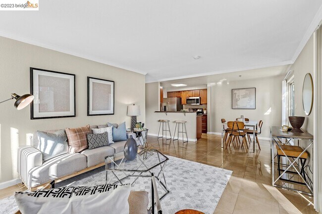 Building Photo - 66 Fairmount Ave