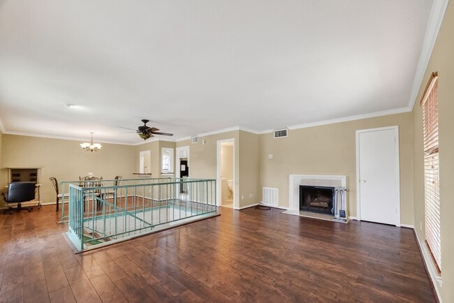 Building Photo - 18220 Vinland Dr