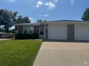 Building Photo - 120/122 E Cornhill St. Cameron, MO 64429