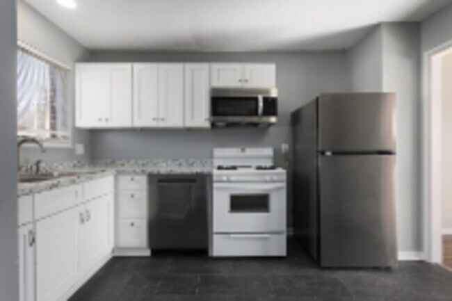 Building Photo - 401 W 87 Pl