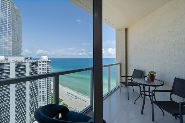 Building Photo - 16699 Collins Ave