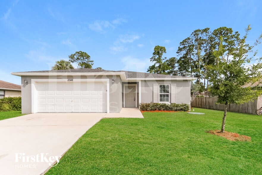 Building Photo - 2346 SW Abalon Cir