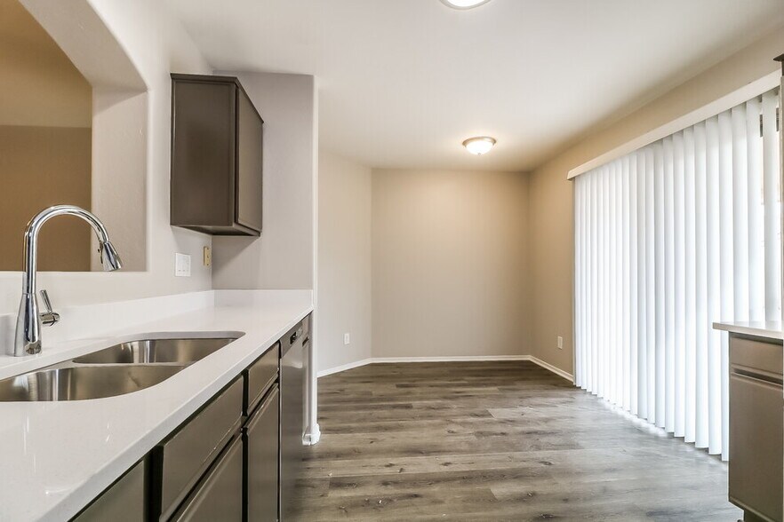 Building Photo - 12317 W Rosewood Dr