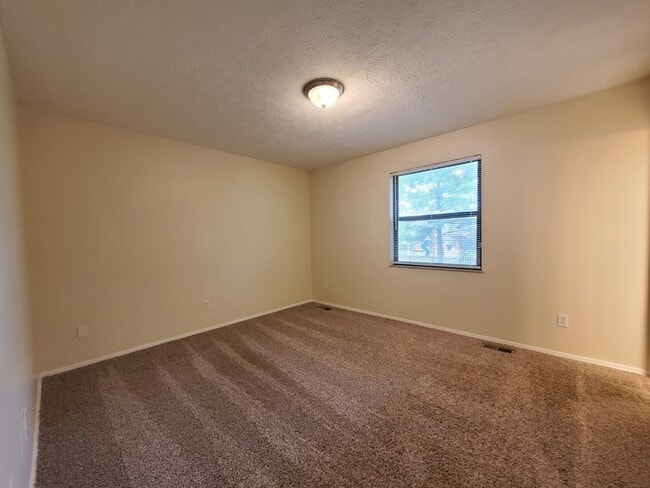 Building Photo - 3157 Millbury Ave