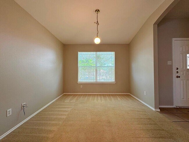Building Photo - 126 Salado Dr