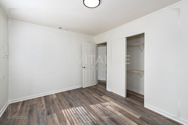 Building Photo - HALF-DEPOSIT SPECIAL!! Updated Brick 3 Bed 1 Bath Home with Huge Yard on Quiet Street!