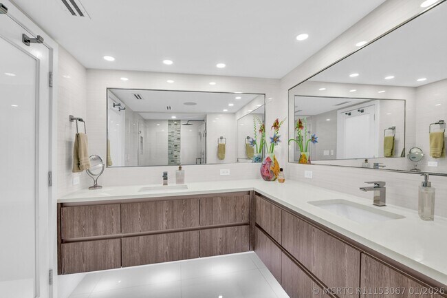Building Photo - 550 S Ocean Blvd
