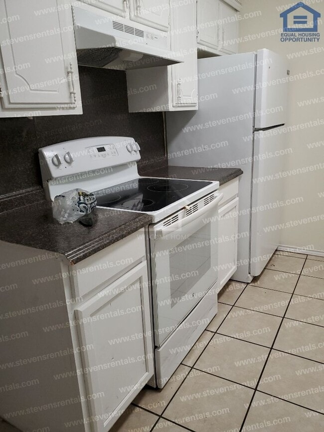 Building Photo - 2111 NW Lindy Ave