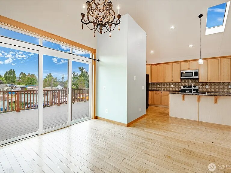 Building Photo - 4824 Willow Dr