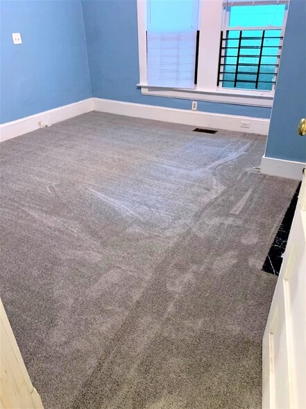 Building Photo - 1080 Curran St NW